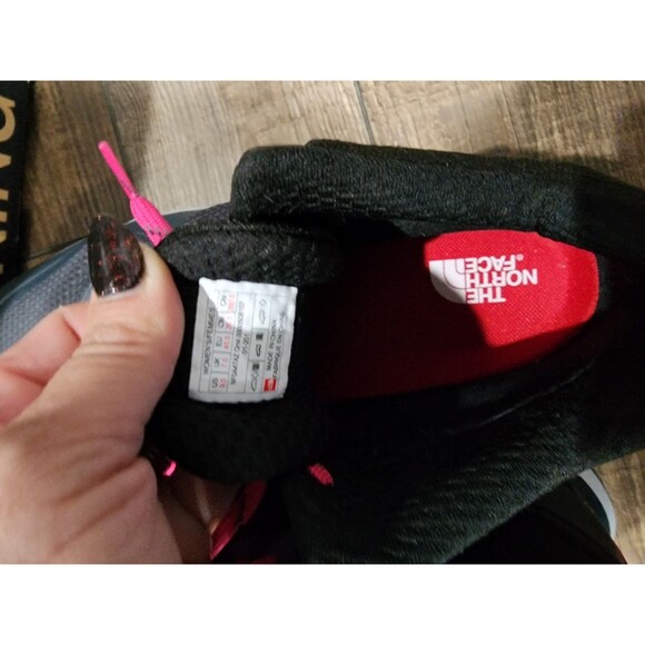 The North Face Activist Mid Futurelight Womens 9.5 Trail Hiking Boots Black Pink - Picture 7 of 9